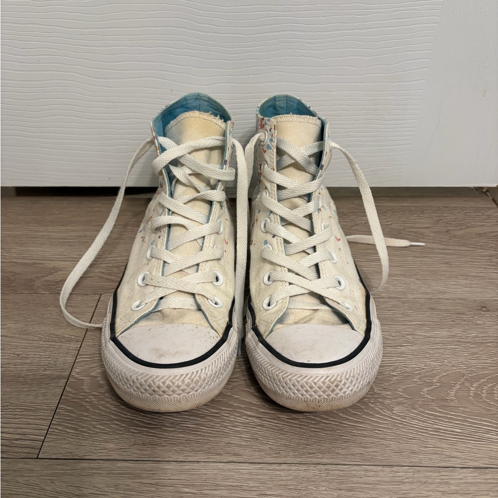 Converse High-Tops with Multicolor Pattern - Picture 3 of 4